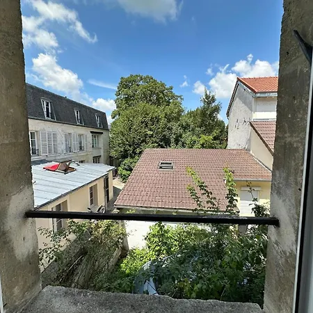 Beautiful In Center *