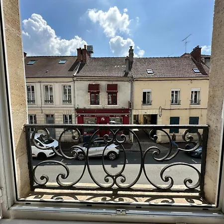 Beautiful In Center * Chantilly