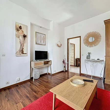 Beautiful In Center Apartmán