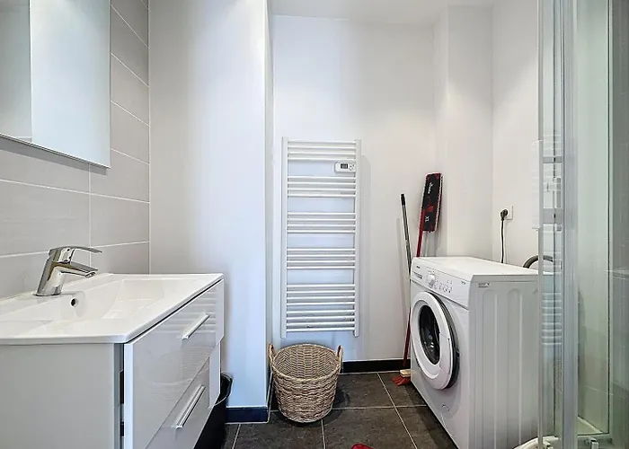 Beautiful In Center *